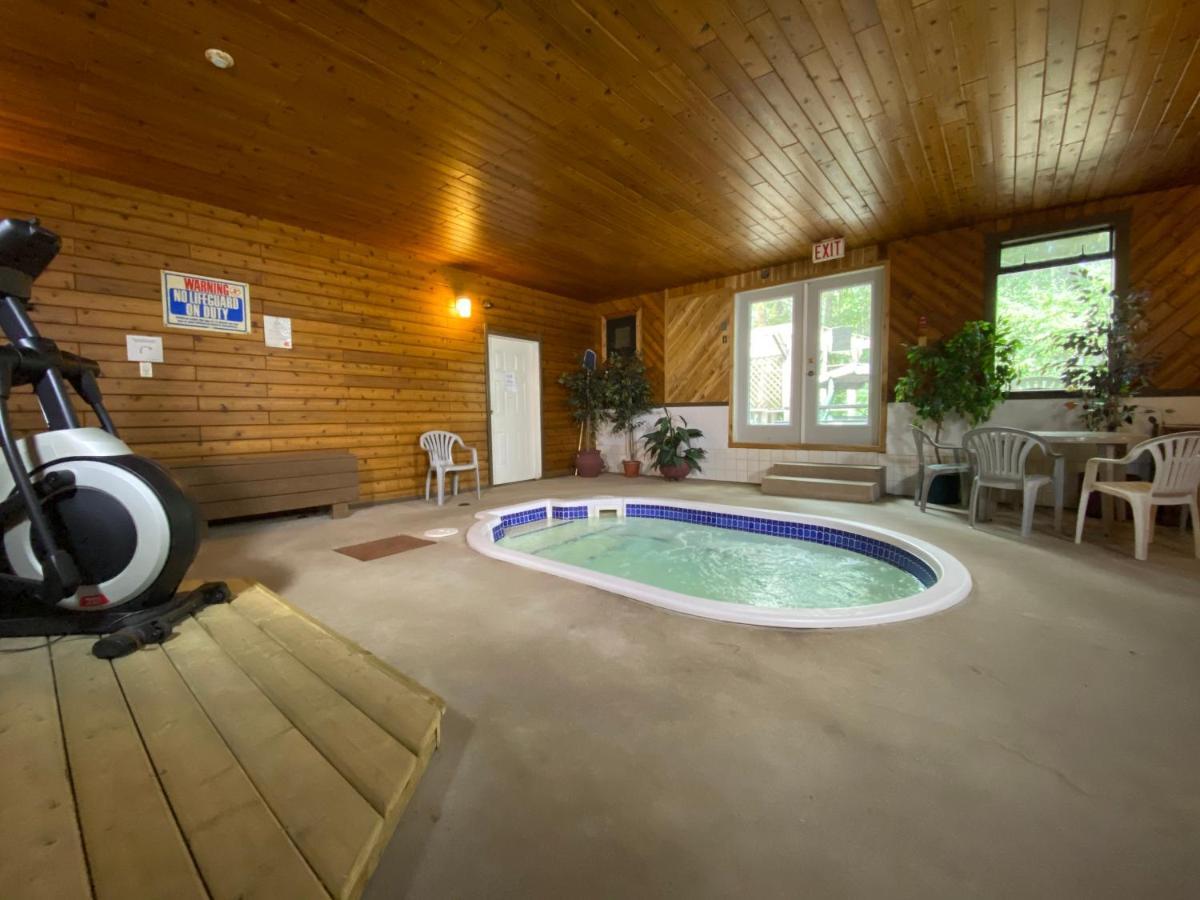 Chalet Continental Motel Вейлмаунт Екстер'єр фото