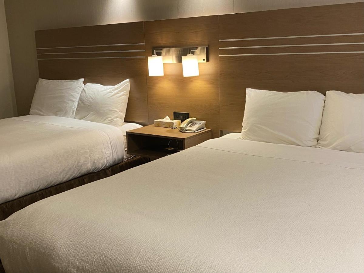 Chalet Continental Motel Вейлмаунт Екстер'єр фото